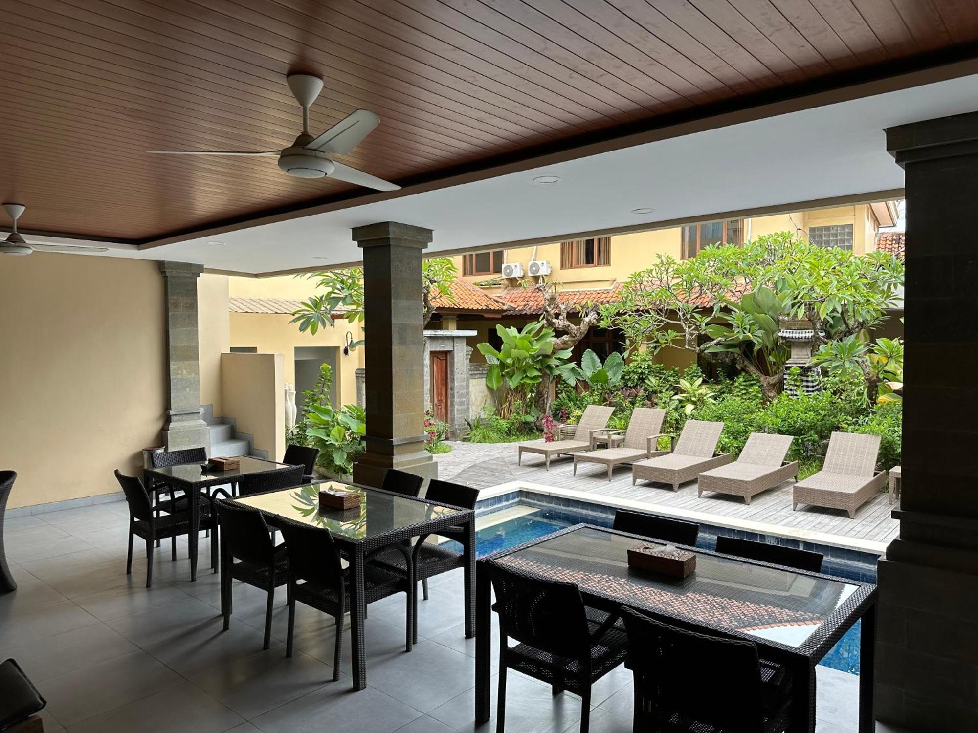 Villa Bunga Hotel Seminyak Exterior foto